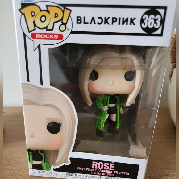 Funko Pop! Rocks Rosé Blackpink Kpop Band - Picture 3 of 3